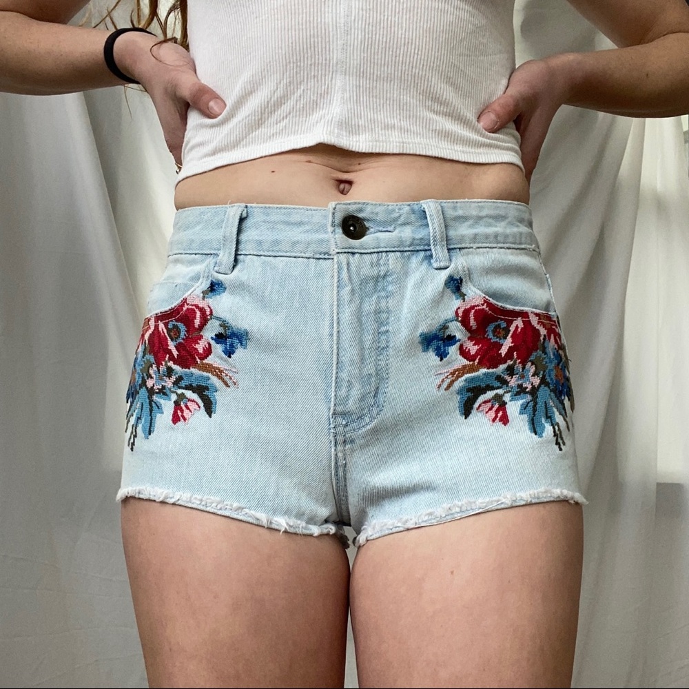 Element flower embroidery Jean shorts